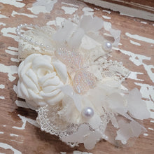 Load image into Gallery viewer, Ivory butterfly
