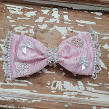 Load image into Gallery viewer, RTS snowflake crinkle double bow

