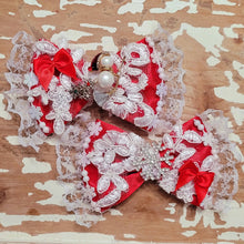 Load image into Gallery viewer, Snowman exquisite satin piggie set
