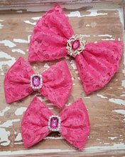 Load image into Gallery viewer, Lace bows
